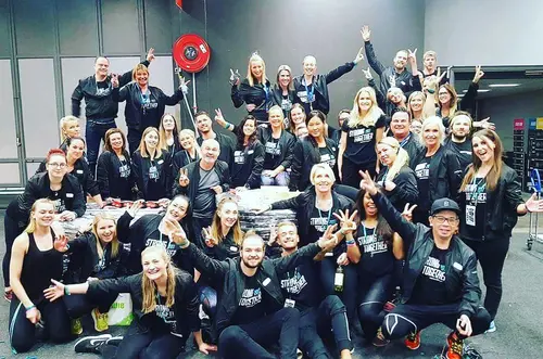 Välkommen tillNordic Wellness Värmdö Centrum!Här kan du ta del av toppmoderna maskiner, fria vikter, gruppträning, virtuell träning och riktigt mycket tränings-glädje.Kom gärna in och ta en kaffe, kika på den fantastiska anläggningen och prata med oss direkt i receptionen.Vi erbjuder självklart prov-vecka för dig som vill testa vår härliga klubb och utbud.Vi har gratis parkering hos oss också.GRATIS KONSULTATION!Vill du få hjälp att nå dina mål?Med en personlig tränare kommer du snabbt igång med ett individanpassat träningsschema som ger resultat.I det första mötet går vi igenom vad du önskar uppnå samt sätter realistiska mål efter dina förutsättningar.Fyll i kontaktformuläret nedan så kontaktar vi dig för 30 minuters kostnadsfri konsultation.Vissa personliga tränare erbjuder nu också tjänsten PT online.Vid förhinder behöver du avboka mötet 24h innan utsatt tid, annars debiteras du 200 kr.Kolla ditt gym på alla bolagFitnessprofilen Julia på Nordic Wellness: Är ditt mål att ha en något tajtare form till beachen?BEHÖVER DU PT? Känner du att du inte har disciplinen att komma i gång med träningen hemma? Hör av dig direkt till Julia och boka professionell hjälp!Nordic Wellness Din Bästa-GymPartnerHär är de 15st mest sökta gymmen på GymKarta i Juli 2023Nordic Wellness Lindholmen på Lindholmsallén 20 i GöteborgSATS Gamlestaden på Gamlestadstorget 7 i GöteborgSTC Sävedalen - Göteborgsvägen 104 - GymKarta.seSTC munkebäck på Munkebäcks Allé 26 i GöteborgNordic Wellness Göteborg Kviberg Arena - GymKarta.seNordic Wellness Kungälv Kongahälla - GymKarta.seActic Lerum - Vattenpalatset på Häradsvägen 3 i Lerum&nbsp;Maximus Gym Brunnsbo på Folkvisegatan 15 i GöteborgSATS Hovås på Björklundabacken 2 i Hovås - GymKarta.seNordic Wellness Backaplan på Gustaf Dalénsgatan 13Fitness24Seven på Lergöksgatan 6 i Västra FrölundaSATS Askim (Sisjön stora) på Ekonomivägen 6 i AskimSTC på Ekenleden 10 i Kållered - GymKarta.seNordic Wellness Marklandsgatan - GymKarta.seNordic Wellness på Vasagatan 7 i Göteborg